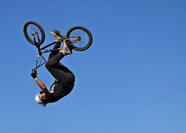 Soaring Above the Spectators by Garry Lee – Award of Merit